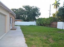  330 55th Ave S, Saint Petersburg, Fl 33705  in Saint Petersburg, FL (Photo 12 of 12)