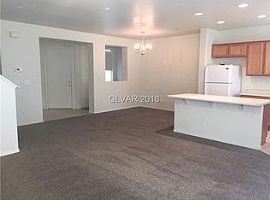 5862 Hollingshed Ct, North Las Vegas, Nv 89081 3 Beds 2.5 Baths in North Las Vegas, NV (Photo 5 of 11)