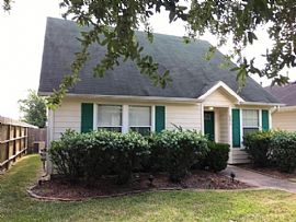 A Beautiful 3 Bedroom Apartment, with 2 Bathrooms in Katy, TX