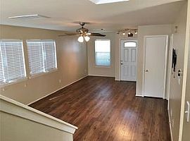 A Beautiful 3 Bedroom Apartment, with 2 Bathrooms in Katy, TX (Photo 4 of 12)
