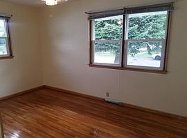 622 9th Ave S, Onalaska, Wi 54650 in Onalaska, WI (Photo 4 of 6)