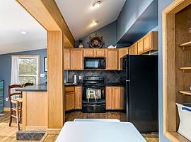 714 Eddy Rd, Crownsville, Md 21032 2 Beds 1 Bath 842 Sqft in Crownsville, MD (Photo 3 of 8)