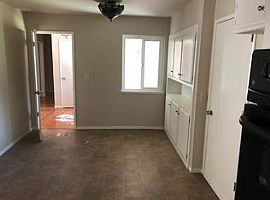4 Beds 2 Baths in Woodland, CA (Photo 3 of 6)