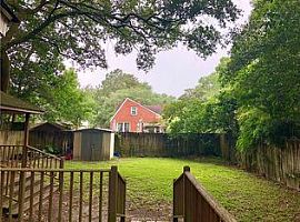 258 Crenshaw St, Mobile, Al 36606 in Mobile, AL (Photo 2 of 5)