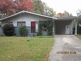 220 Saxon Dr, Birmingham, Al 35209 in Birmingham, AL