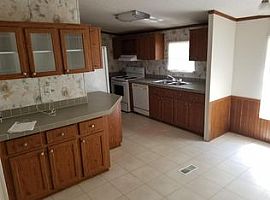 305 Walnut Crest Ct, Fountain Rent 550 Deposit 550 Total 1100 in Fountain Inn, SC (Photo 4 of 5)