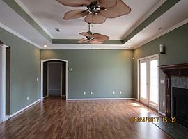 200 Fountain Crest Dr, Enterprise, Al 36330 in Enterprise, AL (Photo 2 of 8)