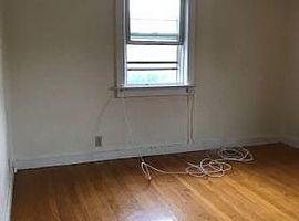 33 Parkway Road  Third Floor, Bronxville in Yonkers, NY (Photo 4 of 5)