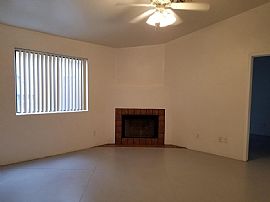 437 E Geronimo Bluff Loop Tucson, Az 85705 in Tucson, AZ (Photo 3 of 8)