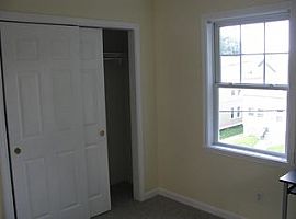 54 Knowles St, Providence, Ri 02906 in Providence, RI (Photo 7 of 10)