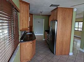 609 Gershwin Dr, Largo, Fl 33771 2 Beds 2 Baths 1,019 Sqft in Largo, FL (Photo 5 of 8)