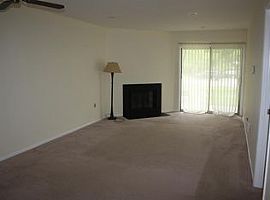 362 Constitution Cir, North Brunswick, Nj in North Brunswick, NJ (Photo 5 of 5)