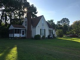 1934 Village Dr in Hayes, VA