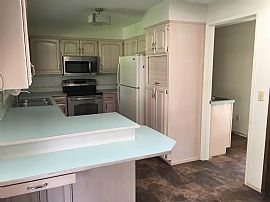 817 S Eastern Rd in Spokane, WA (Photo 4 of 12)