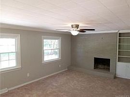 7120 Sherrills Ford Rd, Sherrills Ford, Nc 28673 3 Beds 1.5 Bat in Sherrills Ford, NC (Photo 3 of 4)