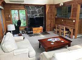 21 Atlantic Ave, Narragansett, Ri 02882 4 Beds 2 Baths 2,303 Sq in Narragansett, RI (Photo 7 of 10)