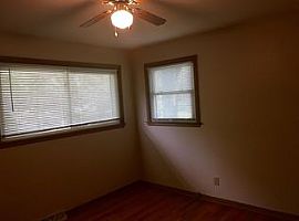 Louden Ln Madison, Wi 53716 3 Beds 1 Bath 990 Sqft in Madison, WI (Photo 3 of 11)