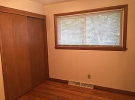 Louden Ln Madison, Wi 53716 3 Beds 1 Bath 990 Sqft in Madison, WI (Photo 9 of 11)