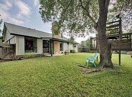 1313 Meadgreen Cir, Austin, Tx 78758 3 Beds 2 Baths in Austin, TX (Photo 11 of 12)