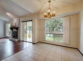 1313 Meadgreen Cir, Austin, Tx 78758 3 Beds 2 Baths in Austin, TX (Photo 6 of 12)