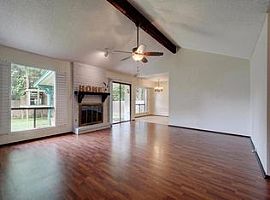 1313 Meadgreen Cir, Austin, Tx 78758 3 Beds 2 Baths in Austin, TX (Photo 8 of 12)