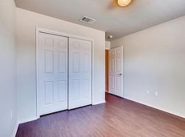 1417 Poppy Seed Ln, Austin, Tx 78741 3 Beds 2 Baths in Austin, TX (Photo 6 of 11)