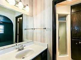 5232 16th St, Lubbock, Tx Rent 650 Deposit 650 Total 1300 in Lubbock, TX (Photo 5 of 8)