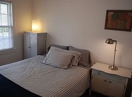 This Charming 4 Bed 3 1/2 Bath Traditional Situated on Flag Lot in Amagansett, NY (Photo 7 of 12)