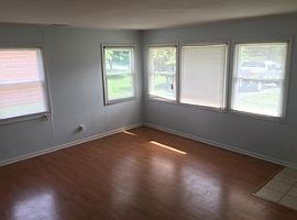  1717 Millgate Rd, Louisville, Ky 40223 3 Beds 1.5 Baths 1,037  in Louisville, KY (Photo 3 of 4)