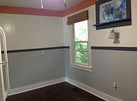  809 Nutwood St, Bowling Green, Ky 42103 2 Beds 1 Bath 800 Sqft in Bowling Green, KY (Photo 2 of 4)