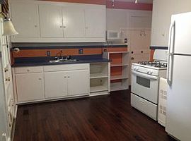  809 Nutwood St, Bowling Green, Ky 42103 2 Beds 1 Bath 800 Sqft in Bowling Green, KY (Photo 4 of 4)