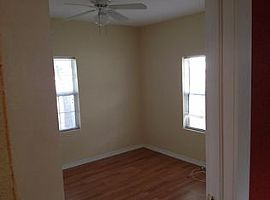 5101 15th Ave S, Gulfport Rent 650 Deposit 650 Total 1300 in Gulfport, FL (Photo 3 of 12)