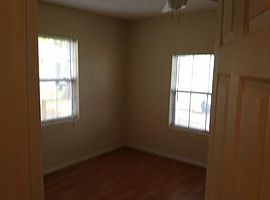 5101 15th Ave S, Gulfport Rent 650 Deposit 650 Total 1300 in Gulfport, FL (Photo 4 of 12)