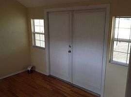 5101 15th Ave S, Gulfport Rent 650 Deposit 650 Total 1300 in Gulfport, FL (Photo 6 of 12)