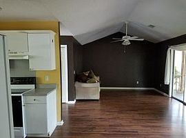 25 Ashley Dr, Beaufort, Sc 29907 3 Beds 2 Baths in Beaufort, SC (Photo 7 of 8)