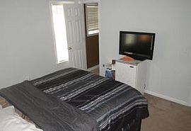 5519 Plover Ct, Wilmington, Nc 28409 3 Beds 2 Baths in Wilmington, NC (Photo 6 of 7)