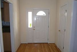 401 Albany Dr, Jacksonville, Nc 28540 3 Beds 2 Baths in Jacksonville, NC (Photo 8 of 9)