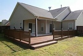 401 Albany Dr, Jacksonville, Nc 28540 3 Beds 2 Baths in Jacksonville, NC (Photo 9 of 9)