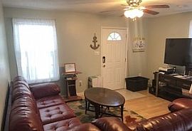 1802 Wilmington St, New Bern, Nc 28560 3 Beds 1 Bath in New Bern, NC (Photo 4 of 8)