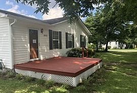 1802 Wilmington St, New Bern, Nc 28560 3 Beds 1 Bath in New Bern, NC (Photo 8 of 8)