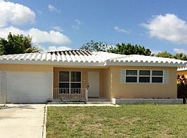 2525 Dewey St, Hollywood, Fl 33020 in Hollywood, FL (Photo 2 of 8)