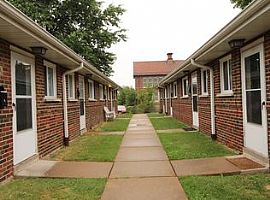 1955 President St Apt A, Saint Louis in Saint Louis, MO (Photo 2 of 6)
