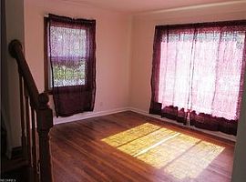 5081 Catherine St, Maple Heights, Oh 44137 4 Beds 1 Bath in Maple Heights, OH (Photo 6 of 9)