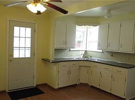 5081 Catherine St, Maple Heights, Oh 44137 4 Beds 1 Bath in Maple Heights, OH (Photo 7 of 9)