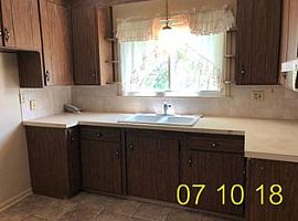 2235 Garfield Blvd, Lorain, Oh 44052 3 Beds 1 Bath in Lorain, OH (Photo 6 of 9)