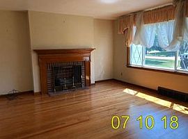 2235 Garfield Blvd, Lorain, Oh 44052 3 Beds 1 Bath in Lorain, OH (Photo 7 of 9)