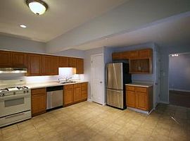 815 Thomas Rd, Grandview, Oh 43212 3 Beds 1.5 Baths in Grandview, OH (Photo 3 of 10)