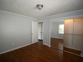 815 Thomas Rd, Grandview, Oh 43212 3 Beds 1.5 Baths in Grandview, OH (Photo 4 of 10)