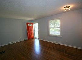 815 Thomas Rd, Grandview, Oh 43212 3 Beds 1.5 Baths in Grandview, OH (Photo 7 of 10)