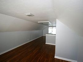 815 Thomas Rd, Grandview, Oh 43212 3 Beds 1.5 Baths in Grandview, OH (Photo 8 of 10)